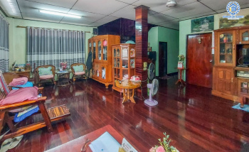 *****บ้านเดี่ยวมือสอง ซอยประชาอุทิศ 9  เนื้อที่กว้างขวางมากถึง 54 ตร.ว. ฟังก์ชัน 3 ห้องนอน 2 ห้องน้ำ ที่จอดรถ 2 คัน บนทำเลเดินทางสะดวก ใกล้รถไฟฟ้าสายสีน้ำเงิน "สถานีสถานีห้วยขวาง" และทางด่วน "กม.9"